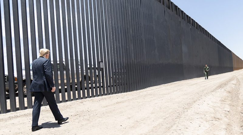 EE. UU.: Biden sigue a Trump y aprueba la construcción de otro tramo del muro fronterizo con México