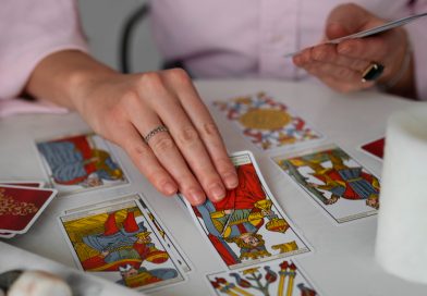 Esmeralda Luján, la vidente buena y barata más recomendada en España